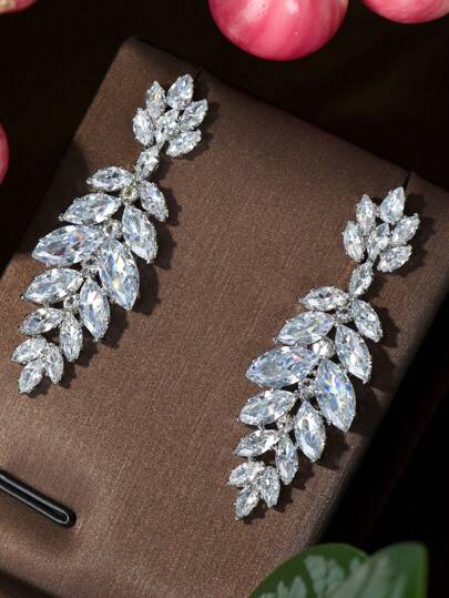一对银色立方氧化锆（CZ）水滴耳环，马眼形切割CZ叶簇设计，闪耀优雅，百搭女士珠宝