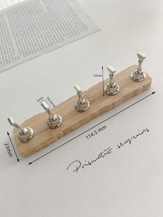 Juego de decoraciones de arte de uñas, que incluye imanes sólidos ovalados curvos de madera 3D (estilos surtidos), 1 base, 5 puntas de práctica/soportes de exhibición, resina, cristal, cuentas de acero, rhinestones, diseños de flores láser vintage y estilo coreano, adecuado para uso en el hogar o salón, excelentes regalos para mujeres, madres, hermanas, esposas, amantes en bodas, San Valentín y talla grande ocasiones especiales