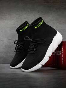 男士針織輕量級減震透氣跑鞋,高彈性舒適的襪套式運動鞋 - 黑與白 - 查看 2