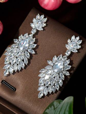 1 Pair 18K White Gold Cubic Zirconia Rhombus Stud Earrings, Elegant For Women's Party Wear