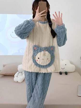 Blå korallrosa sammet förtjockad hemklädsel för vintern, med tecknad kattdesign och fickor, mysiga höst- och vinterkläder, fluffig pyjamas