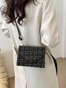 Fashionable Color Block Flap Mini Crossbody Bag - Black - View 4