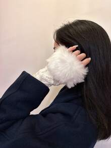 1對女式手臂暖器,人造袖口配針織,毛絨短袖口,拇指孔 - 白色 - 查看 2