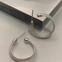 購買s925純銀耳環指南,韓國風格時尚扭曲c設計復古耳環 - 銀色 - 查看 1