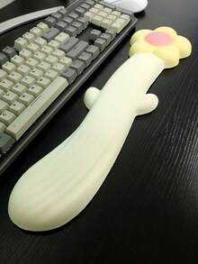 1pc Flower-Shaped And Highly Attractive Mouse Pad With Wrist Support, Keyboard & Mouse Wrist Rest Pad, Silicone Gel For Women And Men - Yellow - View 3