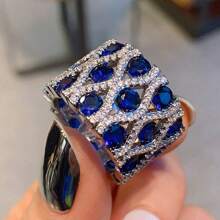 1只寬全鑲鑽空心復古戒指,適合女性日常配戴