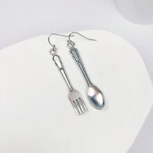 1对复古个性化垂坠耳环，3D-勺子/叉子/牙齿/牙膏/牙刷/太阳/月亮/翅膀/吊坠耳环，闺蜜/情侣礼物套装，送给妈妈/老师的特别礼物。 - 槍黑色 - 查看 2