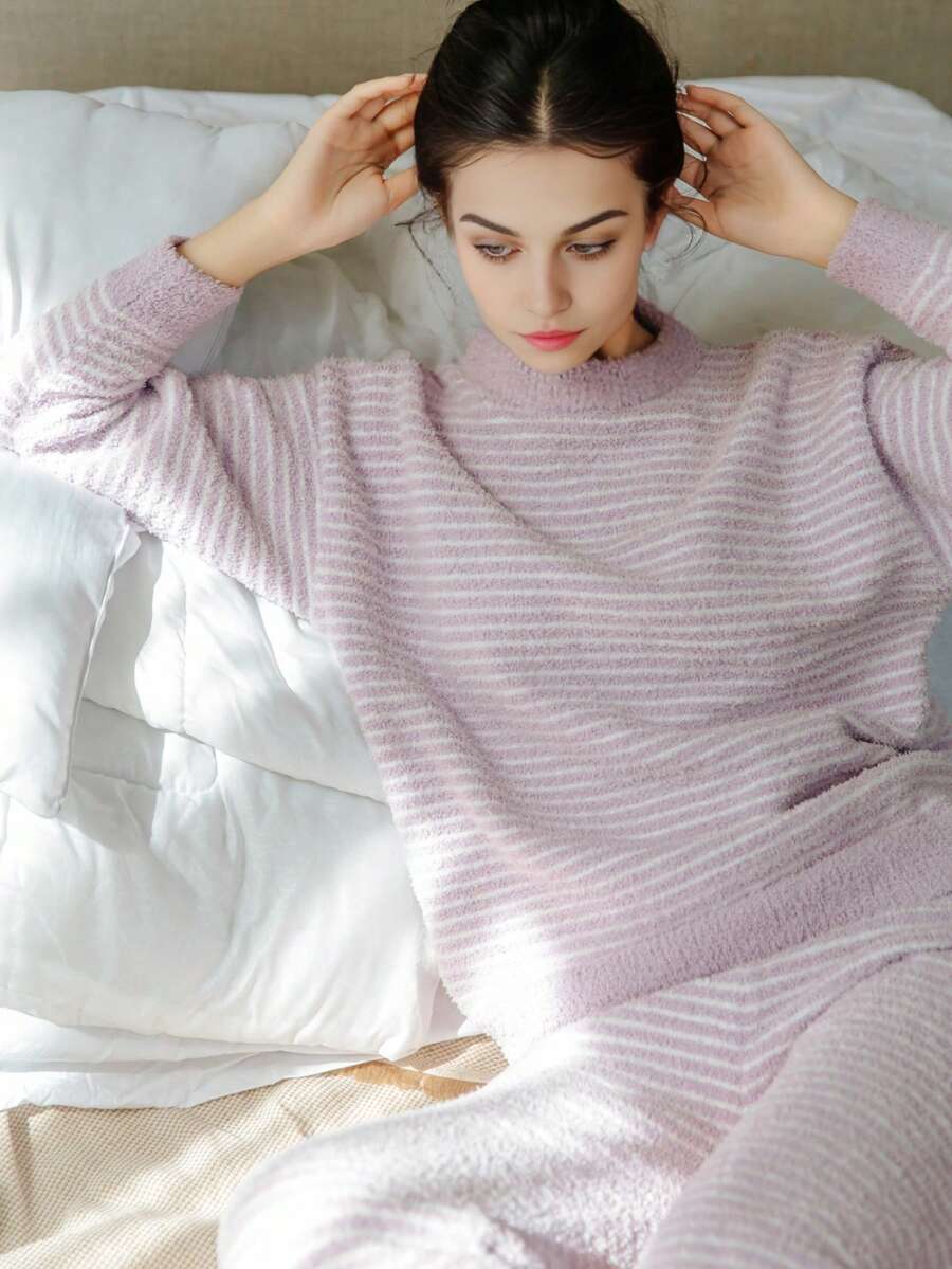 女式條紋針織加厚家居服,可當作睡衣或休閒服穿著