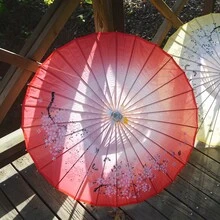 1把油紙傘,裝飾傘,手工藝傳統傘,攝影道具,竹柄傘,26骨手工裝飾傘 - 紅色 - 查看 6