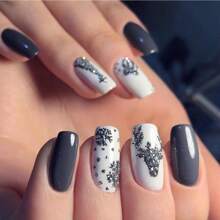 升級您的造型 -24 件多色按壓式假指甲短方形指甲,藍色調,飾有雪花、麋鹿和哥德式圖案,專為秋季、冬季和聖誕節設計。包括 1 件指甲膠、1 件指甲銼,適合您的日常生活和聖誕派對 - 彩色 - 查看 1