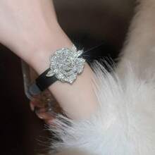 1 Pieza Pulsera Con Incrustaciones De Diamantes Con Diseño Floral, Único Sentido De Diseño, Adecuado Para El Uso Diario De Las Mujeres Como Accesorios De Joyería, Gran Regalo Para Festivales