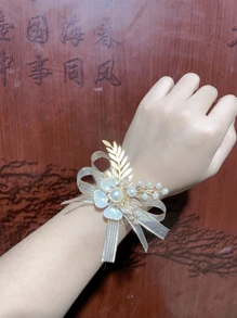 1pc Champagne Elastic Faux Pearl Bracelet, Suitable As Bridesmaids & Sisters' Wrist Corsage, Perfect For Bridal Wedding, Photography Valentine's Day Valentines - Champagne - View 4