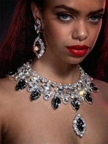 Fashionable Rhinestone Geometric Shape Bride Wedding Necklace & Earrings Set - Necklace and Earrings Set - View 5