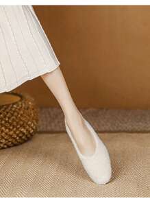 2024 New Year Women's Fur Outdoor Shoes, Low Heel, Casual, Warm Lined, Elegant And High-End