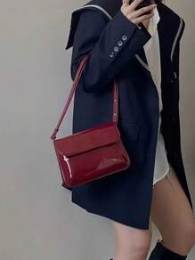 小型单肩包复古勃艮第翻盖时尚风格，漆皮亮面防水 PU 材质女士斜挎包，送给她的最佳情人节礼物，时尚勃艮第包