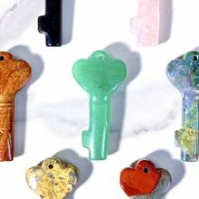 1PC  Random Key Natural Crystal Carving,Gemstone Jewelry,Glitter, Healing crystal, Birthday gift,Tiger Eye,Women gift, Girlfriend gift,Kid gift, Halloween Gift, Christmas Gift,Home Decoration,Party decoration,Scene decoration,Desktop decoration,Crystal Ornaments,Table Decoration. - Multicolor - View 3
