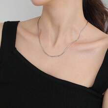 1 件簡約時尚百搭蛇骨鍊項鍊,不銹鋼鍍金,適合疊戴,短鎖骨鍊,女士配件,非常適合日常佩戴 - 銀色 - 查看 1