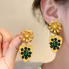 1 對復古皺紋紋理花卉鋅合金耳環帶鑽石裝飾 - 金色 - 查看 1