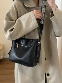 简单实用的四季女士包，宽肩带，简约百搭的小众设计，斜挎单肩都合适 - 黑色 - 查看 2