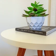 Mesinha Lateral De Canto Redonda Para Sala De Apoio Mdf Mesa Cabeceira Retrô Pé Palito Madeira Decorativa - Branco - Visão 3