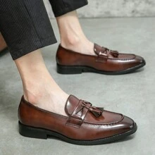 Men's英伦风格流苏皮鞋,饰有古董打磨效果,在正式和休闲场合穿着那是恰到好处的舒适感,即靓且实穿的懒人鞋 - 棕色 - 查看 1