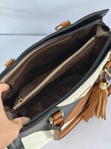 Women Shoulder Bags - Black - View 4