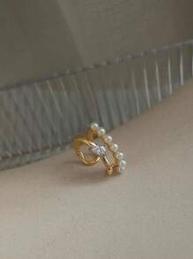 假珍珠單個夾式耳環,適用於沒有耳洞的耳朵 - 耳骨夾 - 查看 3