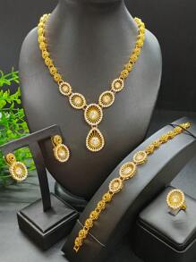 4 件奢华花朵设计全水钻 24k 镀金女士珠宝套装包括项链、手链、耳环和戒指，适用于婚礼、派对、周年纪念、生日、母亲节、情人节礼物等。情人节 - 金黃色 - 查看 18