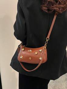 冬季 PU 纯色女士时尚徽章心形单肩斜挎包，街头休闲通勤优雅单肩包，防水女士百搭贝壳造型斜挎包 - 咖啡棕 - 查看 4