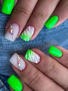 24入組綠色閃亮鑲嵌短式即貼指甲,歐美風格,方形 + 1支果凍膠+1支磨光块 - 彩色 - 查看 4