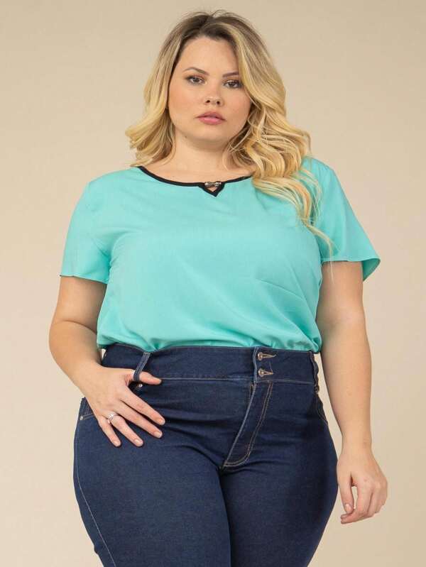 Blusa Decote Canoa Com Detalhe De Aviamento No Vazado V