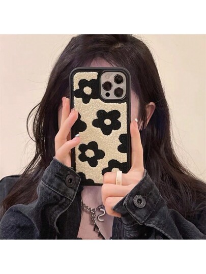 デイジーフローラルインプラッシュブラックフラワーパターンスマホ