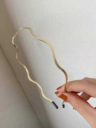 Street 1pc Fashionable Women's Gold-Colored Metal Wavy Hairband, Curved Headband, Geometric Thin Headband For Daily, Party, Elegant Headwear Gold Head Piece,Hairband,Hair Hoop Headbands ,Head Piece Hair Accessories Head Accessories