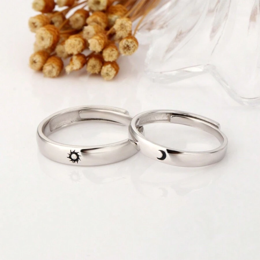 1 Juego/2 Piezas Anillos De Pareja Con Patrón De Sol, Luna Y Estrellas Simples