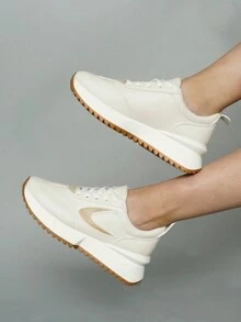 Tenis color beige ideal para toda ocasión y estilo de vida. - Beis - Ver 4