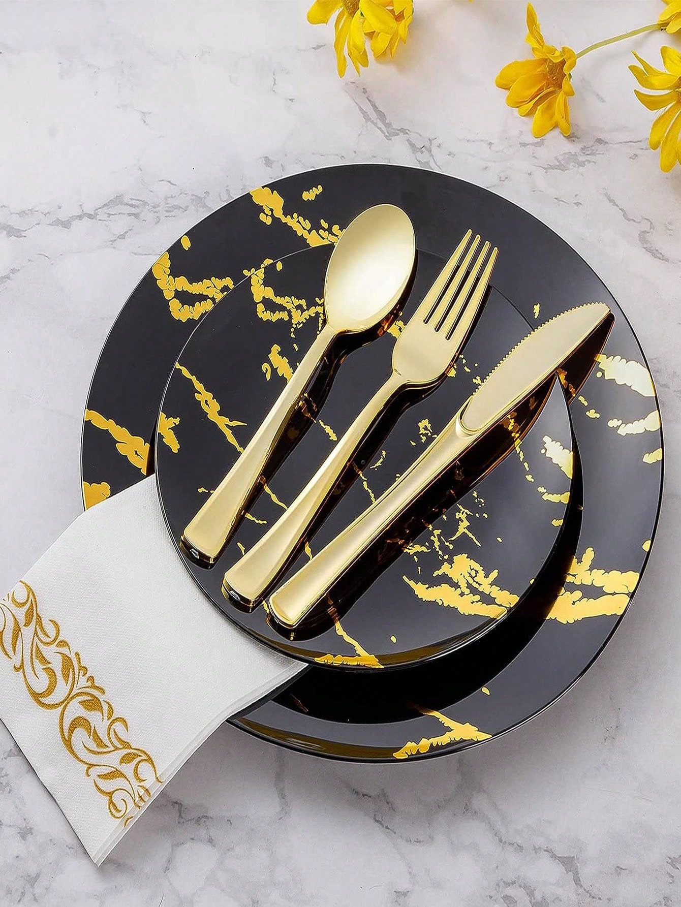 120pcs Black and Gold Dinnerware Set for 25 Guests, Plastic Halloween