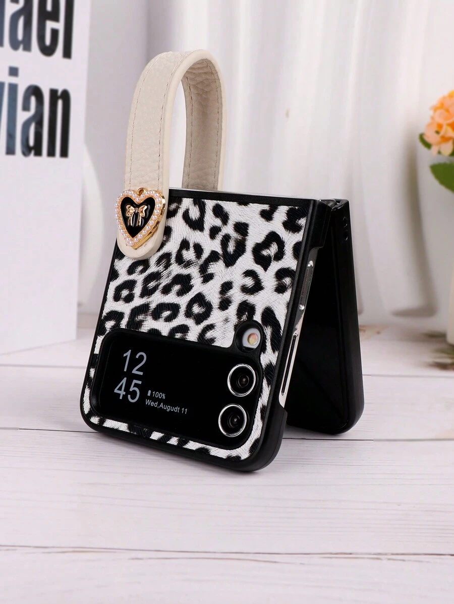 1pc Leopard Pattern Leather Bear Heart Wrist Strap Foldable Phone Case Compatible With Galaxy Z Flip3 5g, Galaxy Z Flip4 5g, Galaxy Z Flip5 5g -White - White - View 1