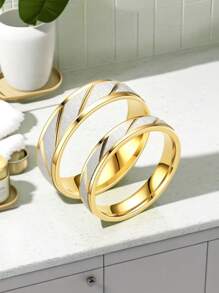 1入組個性化優雅的鈦鋼戒指，派對流行女士配件韁尾戒指，時尚輕奢電鍍24k金斜紋花戒指，生日禮物男女情侶婚禮承諾戒指，簡約浪漫潮流校園好朋友假日禮物，手飾戒指帥氣的珠寶飾品，日韓風格的個性不羈不凡，精品不銹鋼戒指。 - 6MM 斜線4顆鑽 - 查看 2