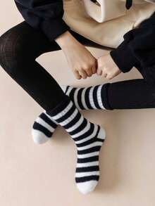 4對/套中筒珊瑚絨毛圈棉袜,兒童適用 (1-8歲),黑白條紋字母印花款式適中性 - 彩色 - 查看 6