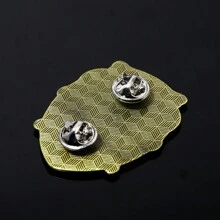 1 pieza Insignia de broche de estación de policía única, pin de esmalte de herencia del detective mapache para regalo de atuendo de fiesta para hombres, 1969
