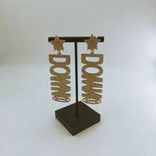 歐美風格新到英文字母耳釘女士耳環 - 彩色 - 查看 1