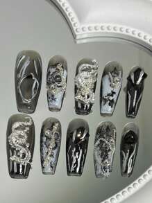 10 件纯手工制作的哥特风格长棺材指甲，带有 3d 不对称银龙浮雕和渐变线装饰，全覆盖假指甲套装，适合派对、舞会和工作。配备 1 件果冻胶、1 件指甲锉，可重复使用按压指甲美甲用品 - 彩色 - 查看 2