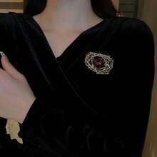 1pc High-End Rhinestone Encrusted Asymmetrical Geometric Brooch, Western Style Accessory, Perfect Gift For Women'S Daily Wear Or Festival Decoration - Gold - View 3