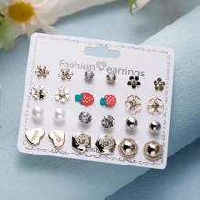 12 兒童人造珍珠、珠子和水鑽裝飾花朵形狀組合耳環套裝,款式隨機選擇,適合女孩