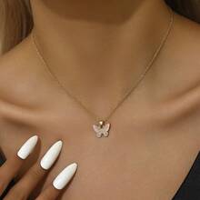 2 件套欧美时尚潮流甜美精致轻奢闪光蝴蝶和心形吊坠项链 - 金色 - 查看 3