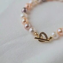 1 件天然淡水珍珠手链，镶有直径 8-9 毫米的白色、粉色和紫色珍珠以及彩虹色珍珠，饰有镀金水钻切割心形扣。是婚礼/母亲节礼物、情侣/自我礼物的完美选择，适合婚礼/生日/周年纪念日/情人节情人 - 手鍊 - 查看 3