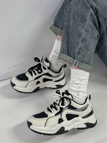 時尚舒適的女學生休閒鞋,皮面、厚底、防滑底,適合跑步 - 黑色 - 查看 4