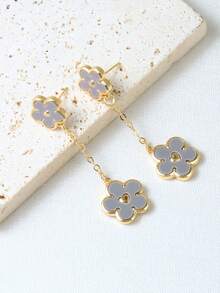 1對時尚五瓣花設計和心形流蘇耳環,多種顏色,適合女士和女孩優雅風格的裝扮和珠寶配飾 - 灰色 - 查看 7