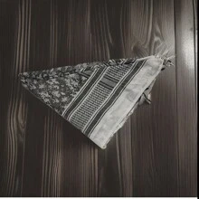 Bufanda táctica especialmente diseñada para proteger del sol y los rayos UV para hombres y mujeres, confeccionada en algodón, estilo árabe. Ideal para realizar combinaciones creativas. Diseñada para motociclistas, máscaras de paintball. Medidas 110 x 110 cm. - Gris - Ver 6