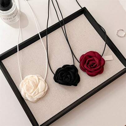 Set de 3 collares tipo choker con rosas - Collares florales en negro, blanco y burdeos para boda, fiesta, Día de San Valentín, dama de honor, se puede usar como collar o accesorio - Estilo elegante y retro